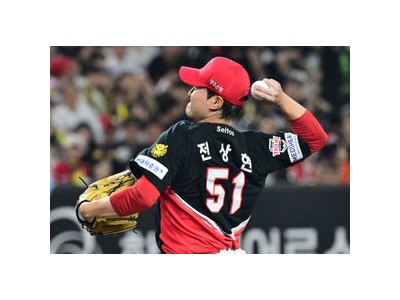 전상현 5시즌 연속 10홀드 달성 KBO리그 역사에 금자탑 세움