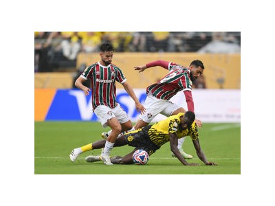 보루시아 도르트문트 vs 바이에른 뮌헨 경기 무승부로 끝나자 팬들 반응 뜨거웠음
