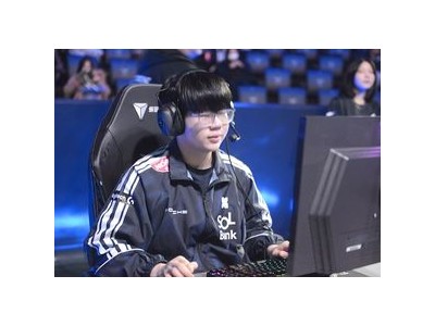 베트남 출신 선수 첫 1부 리그 출전 이정표